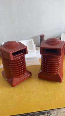 630A/1250A/1600A  24kV Casting Resin Insulator Spout Bushing Protect Copper Busbar