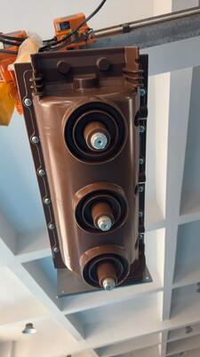 Medium-Voltage SF6 Load Breaker Switch Insulation and Operation Mechanism with 200mm Pole in Schneider Switch Cabinet