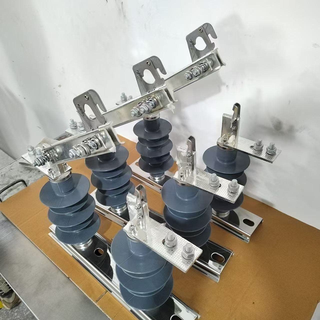 11kV Outdoor 630A-4000A High Voltage Disconnect Switch With Polymer ...